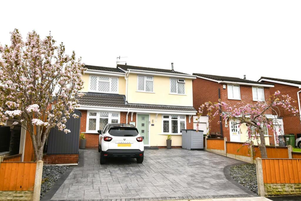 3 bedroom link detached house for sale in Statham Road, Bidston, CH43