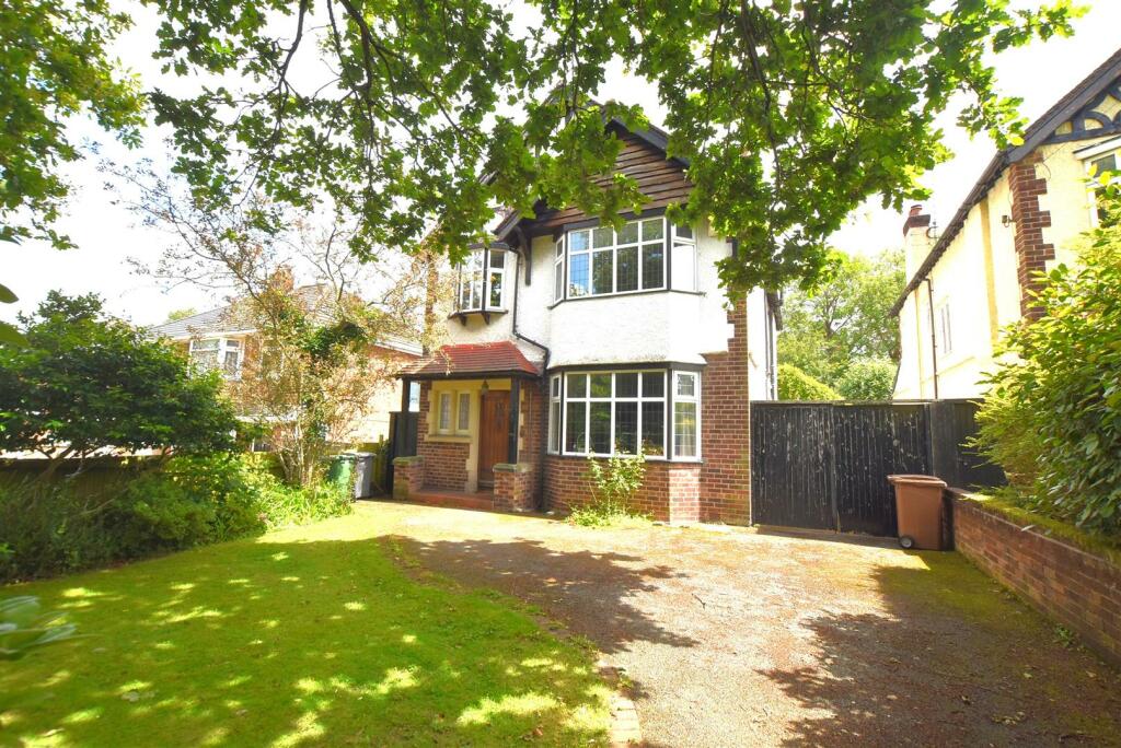 4 bedroom detached house for sale in Palm Grove, Oxton, CH43