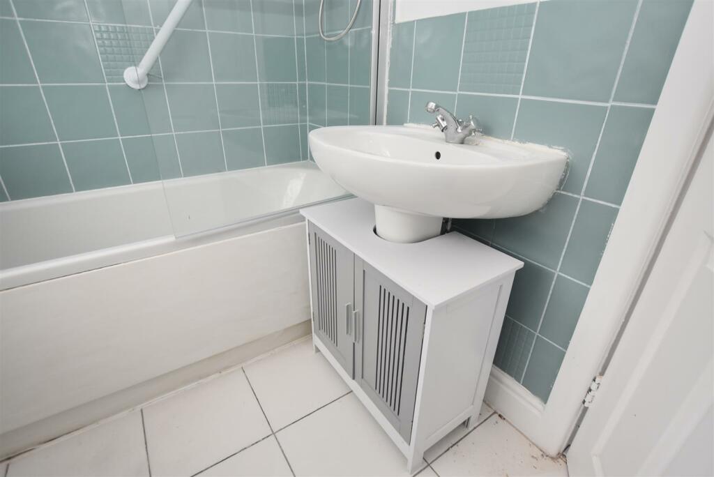 Additional property image - Robin Way, Woodchurch