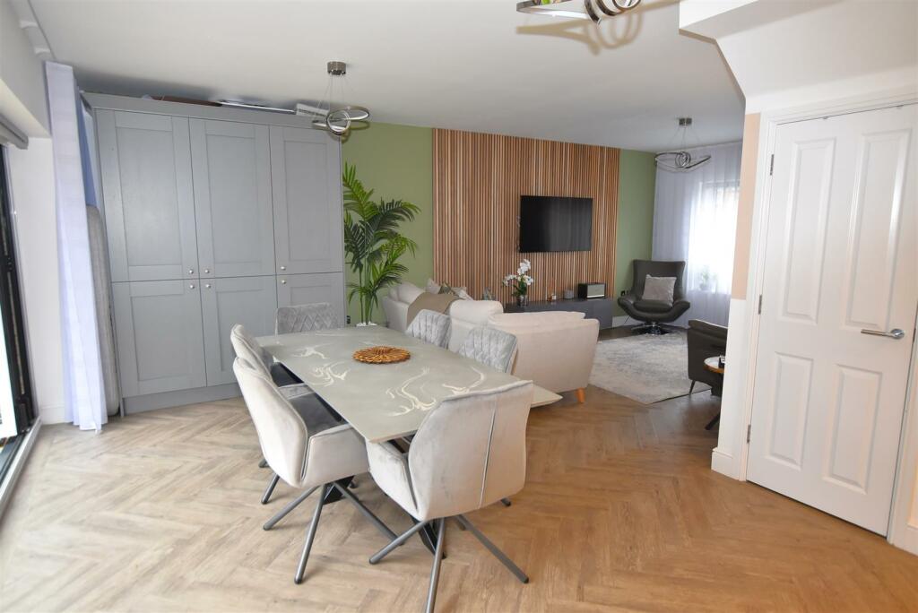 Additional property image - Jane Grove, Storeton, Wirral