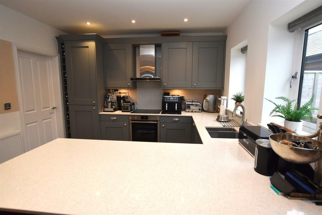 Additional property image - Jane Grove, Storeton, Wirral