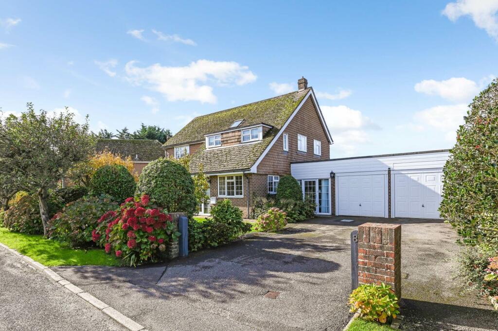 4 bedroom detached house for sale in Elms Way, West Wittering, West