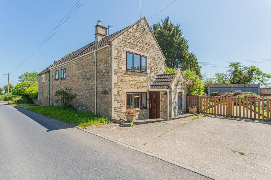 4 bedroom semidetached house for sale in Halfway Firs, Corsham, Wiltshire, SN13