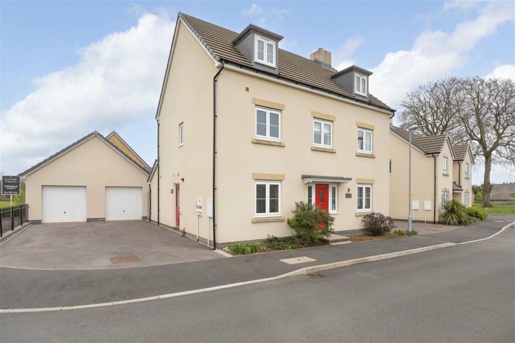 5 bedroom detached house for sale in Albion Crescent, Corsham, Wiltshire, SN13
