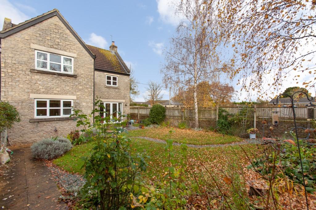 4 bedroom detached house for sale in Pool Green, Neston, Wiltshire