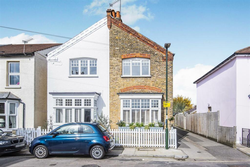 2 bedroom semi-detached house for rent in Princes Road, East Sheen, SW14