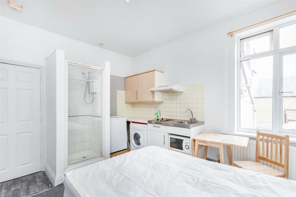 Main image of property: Upper Richmond Road West, East Sheen, SW14