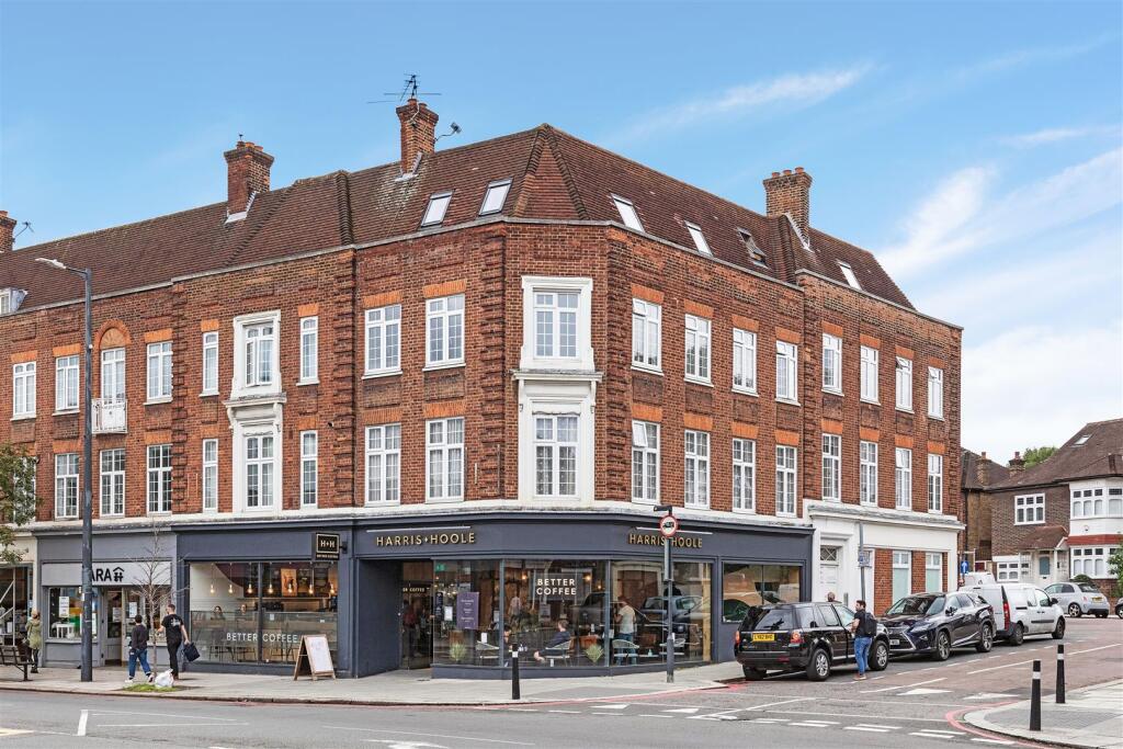 Main image of property: Penrhyn Crescent, East Sheen, SW14