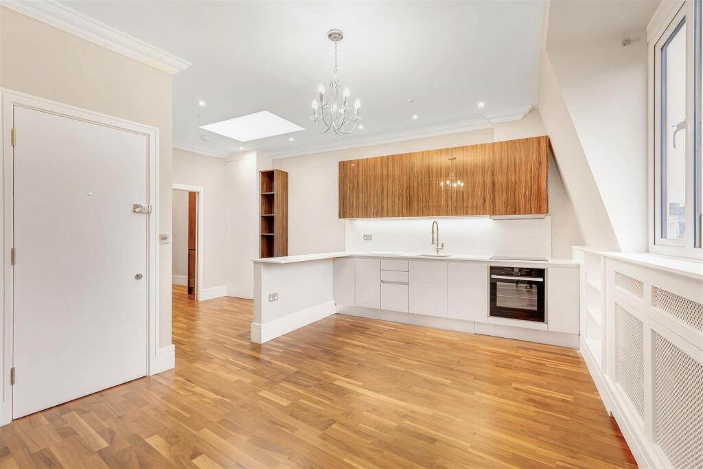 Main image of property: Upper Richmond Road West, East Sheen, London
