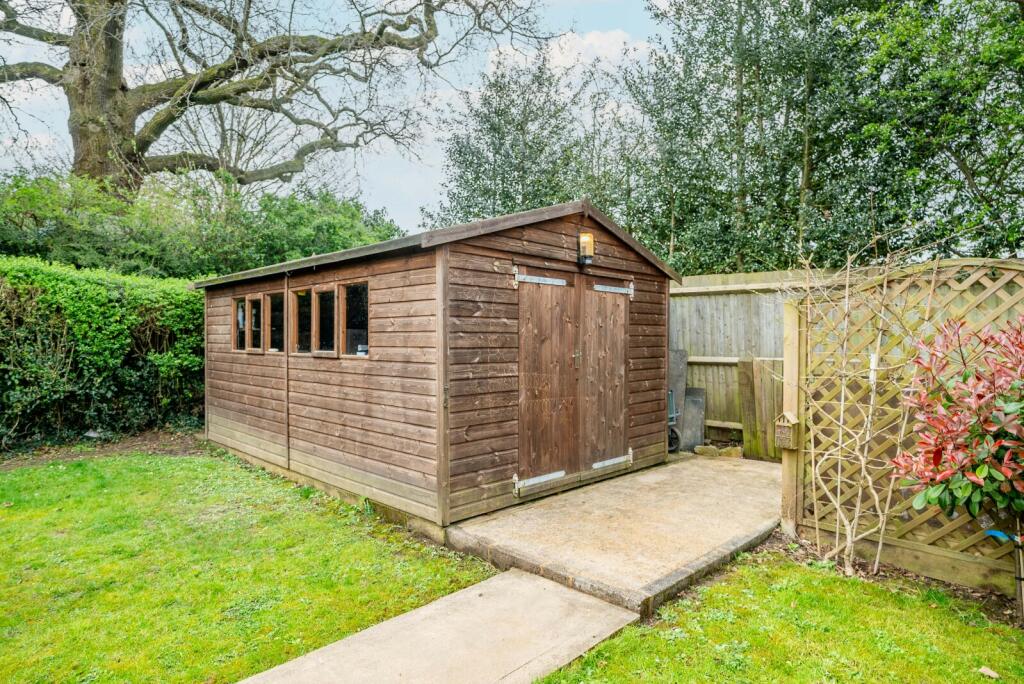Additional property image - Fellowes Lane, Colney Heath, St. Albans, Hertfordshire, AL4