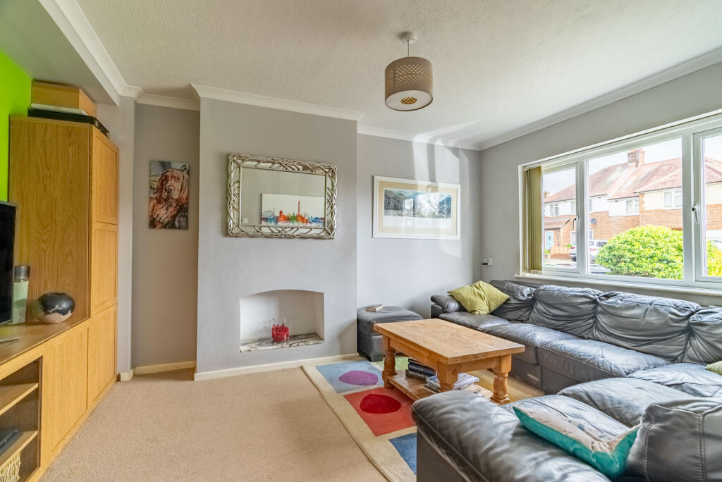 Additional property image - Pondfield Crescent, St. Albans, Hertfordshire, AL4