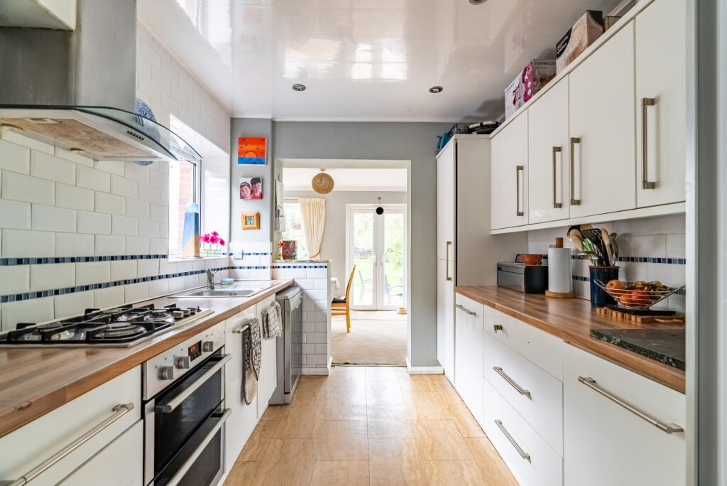 Additional property image - Pondfield Crescent, St. Albans, Hertfordshire, AL4