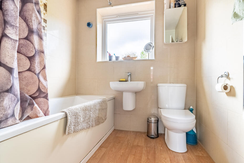 Additional property image - Pondfield Crescent, St. Albans, Hertfordshire, AL4
