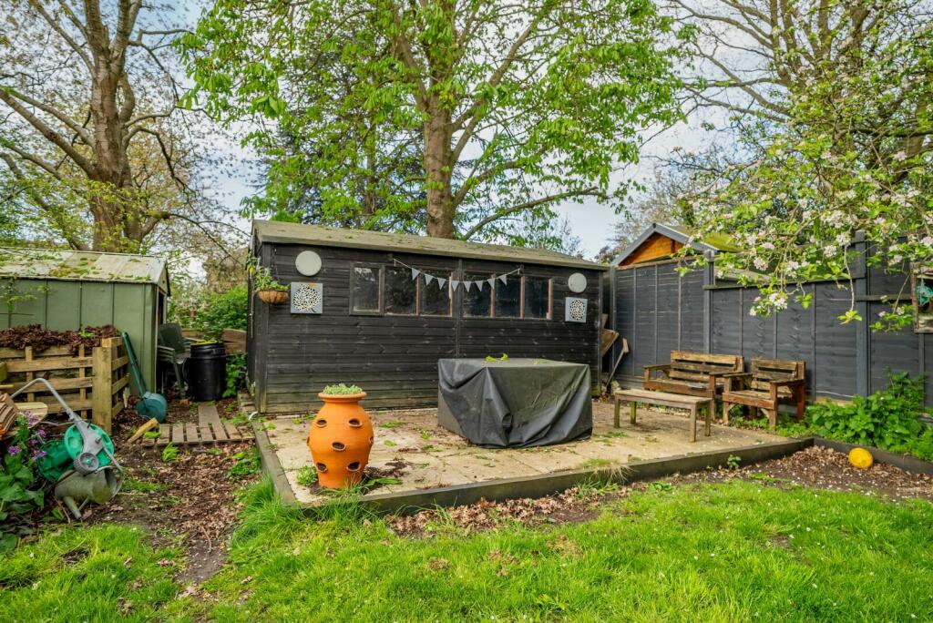 Additional property image - Pondfield Crescent, St. Albans, Hertfordshire, AL4