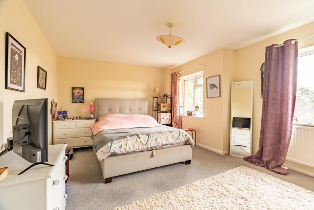 Additional property image - Hughenden Road, St Albans, Hertfordshire, AL4