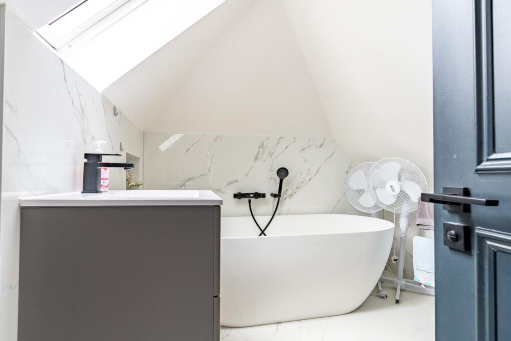 Additional property image - Nimrod Close, St. Albans, Hertfordshire, AL4