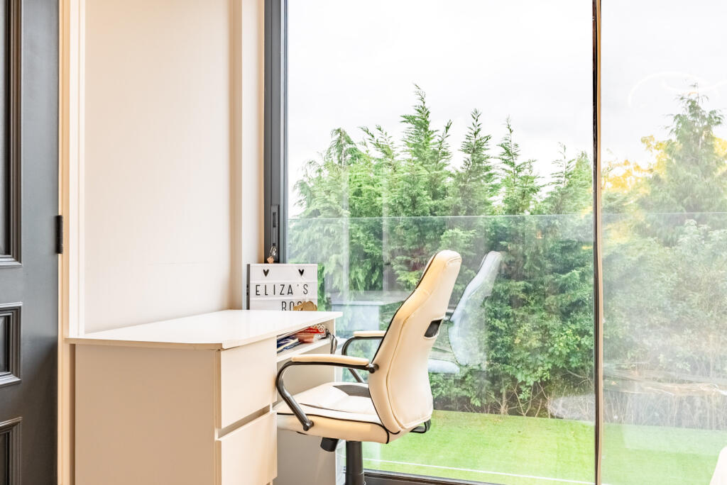 Additional property image - Nimrod Close, St. Albans, Hertfordshire, AL4