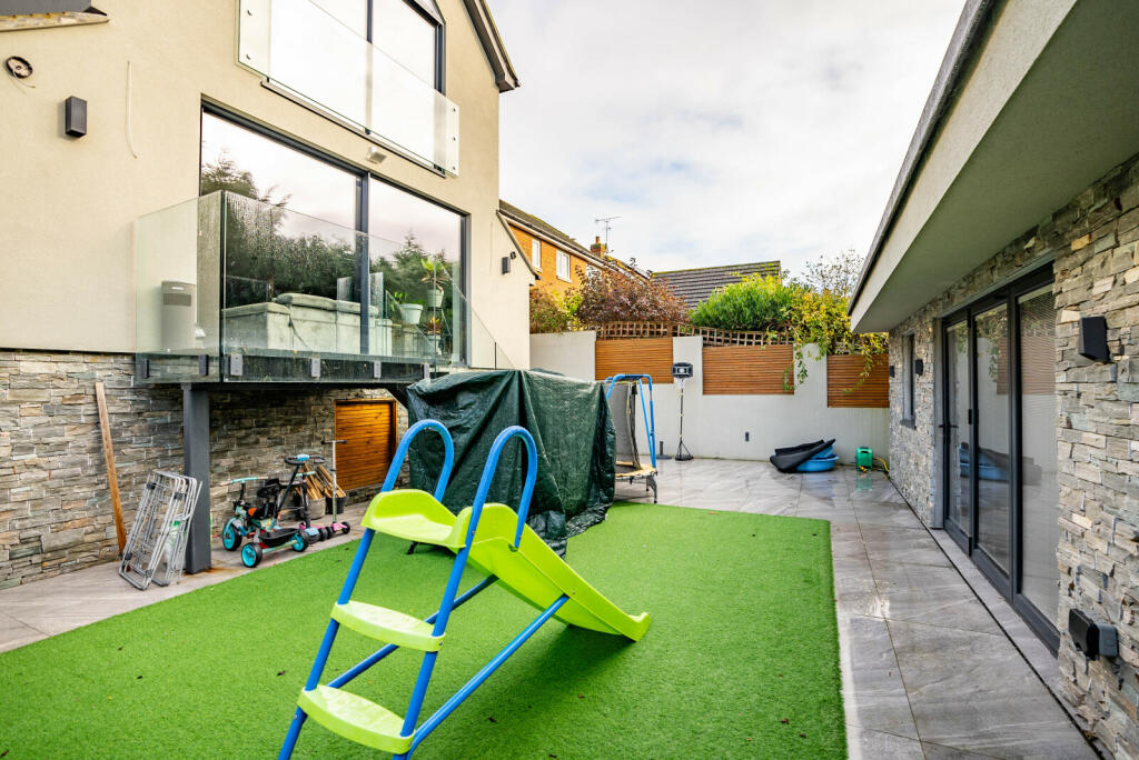Additional property image - Nimrod Close, St. Albans, Hertfordshire, AL4
