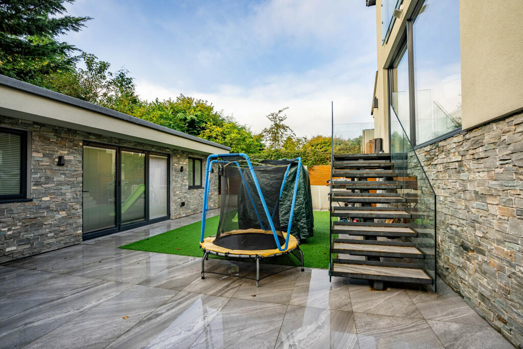 Additional property image - Nimrod Close, St. Albans, Hertfordshire, AL4