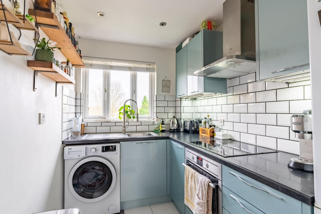Additional property image - Beverley Gardens, St Albans, AL4