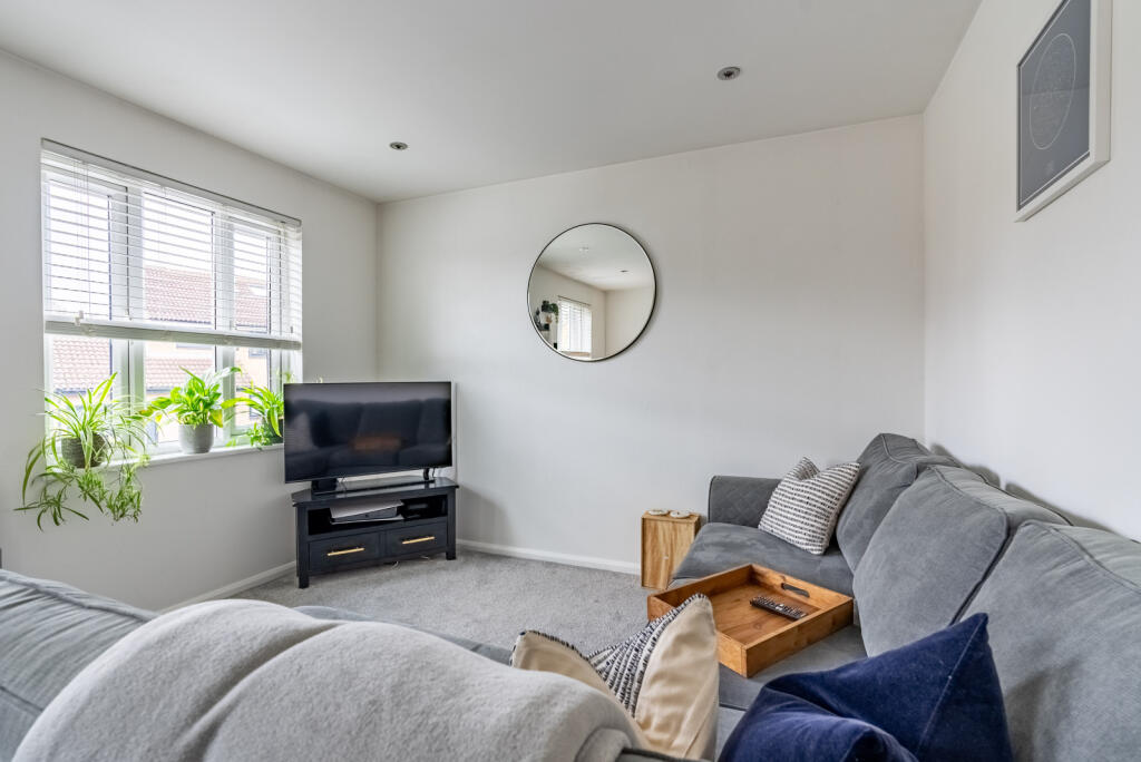 Additional property image - Beverley Gardens, St Albans, AL4