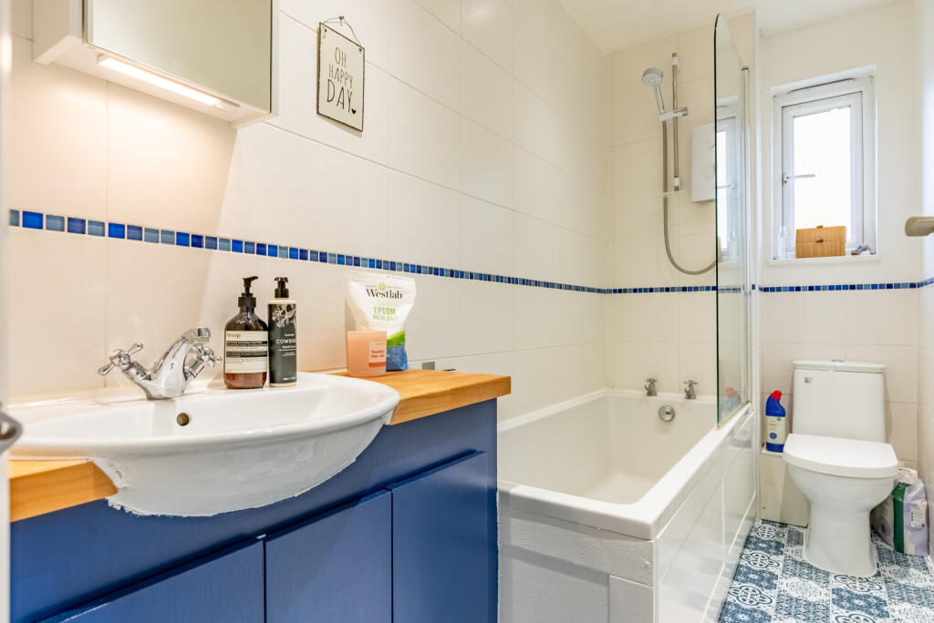 Additional property image - Beverley Gardens, St Albans, AL4