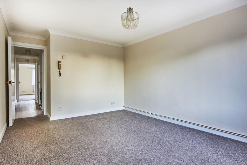 Additional property image - The Acorns, Wynchlands Crescent, St. Albans, Hertfordshire, AL4