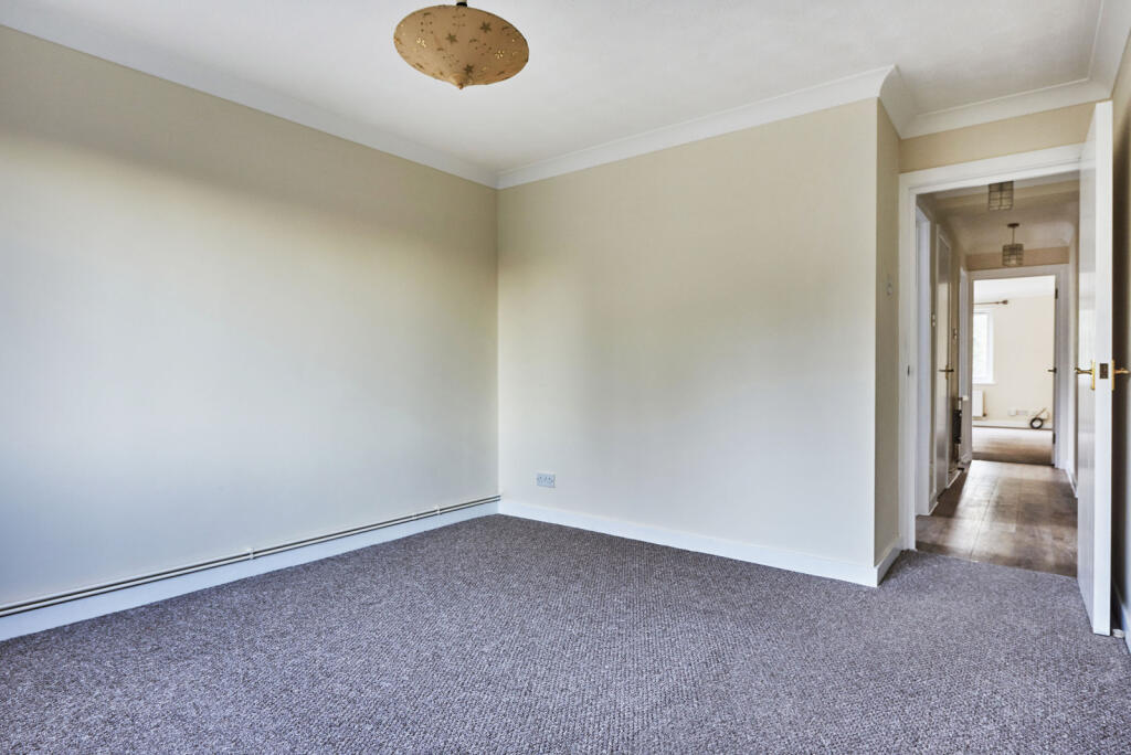 Additional property image - The Acorns, Wynchlands Crescent, St. Albans, Hertfordshire, AL4
