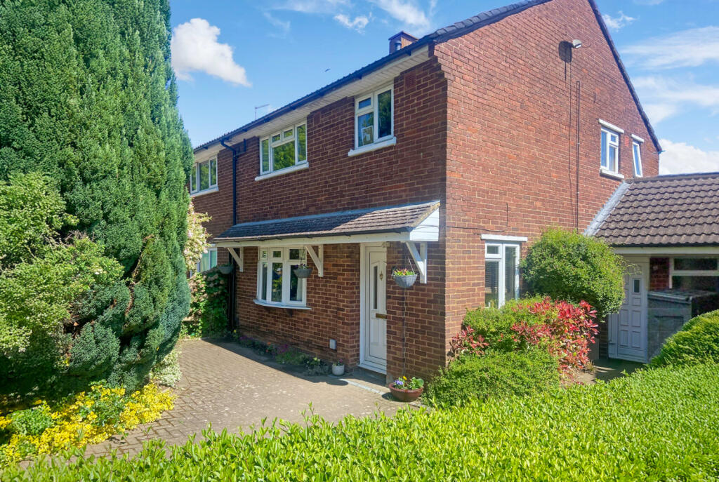 Main image of property: High Oaks, St. Albans, Hertfordshire, AL3