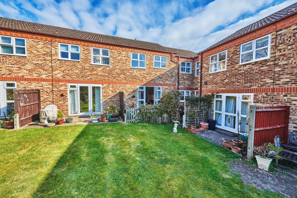 2 bedroom terraced house for sale in Harvest Court ...