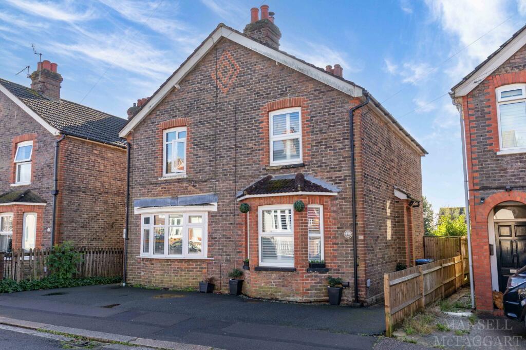 2 bedroom semidetached house for sale in Morton Road, East Grinstead, RH19