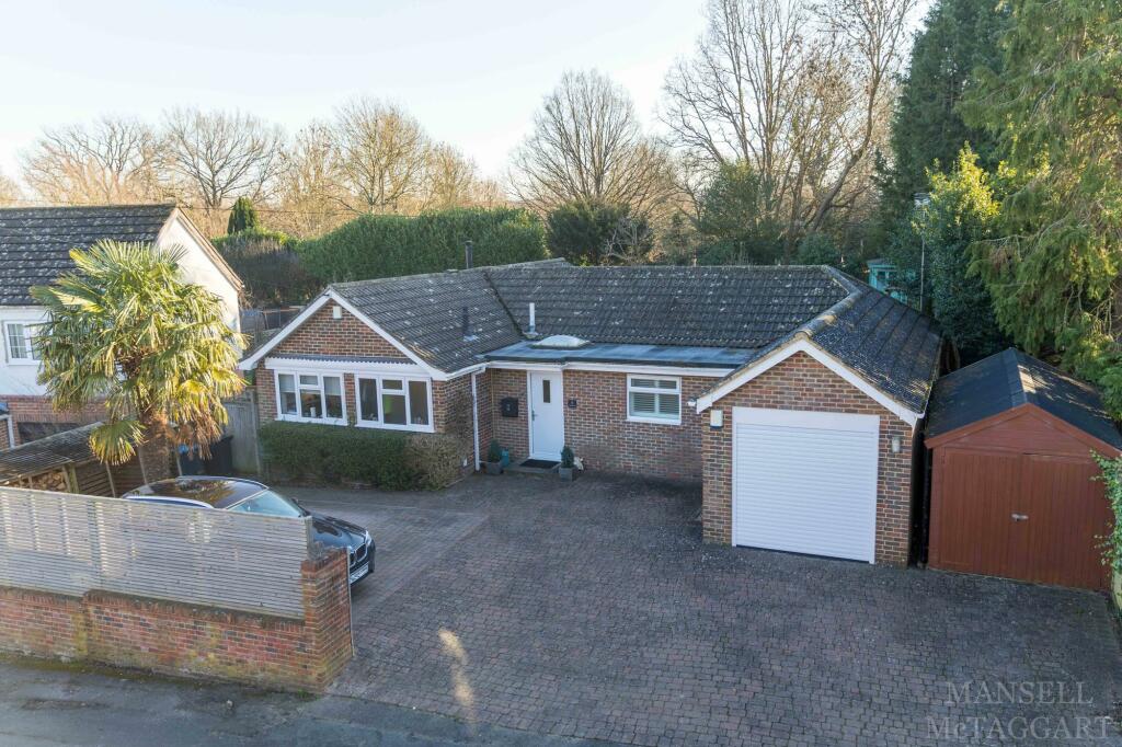 3 bedroom detached bungalow for sale in Bakers Lane, Lingfield, RH7