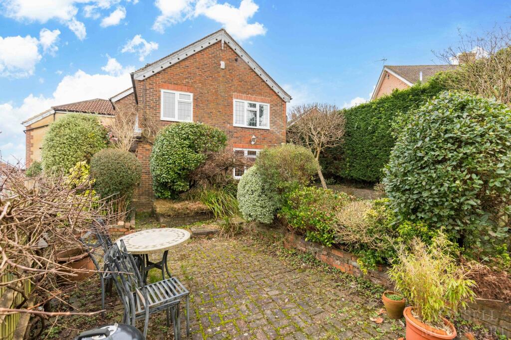 3 bedroom semidetached house for sale in Hammerwood Road, Ashurst Wood