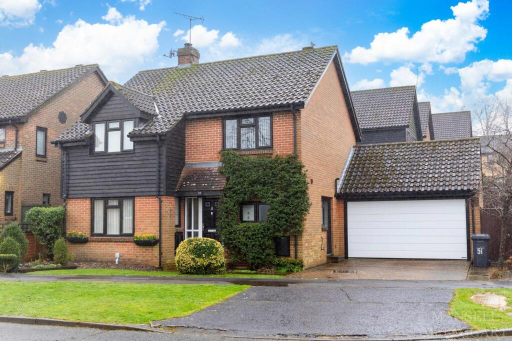 4 bedroom detached house for sale in Stuart Way, East Grinstead, RH19