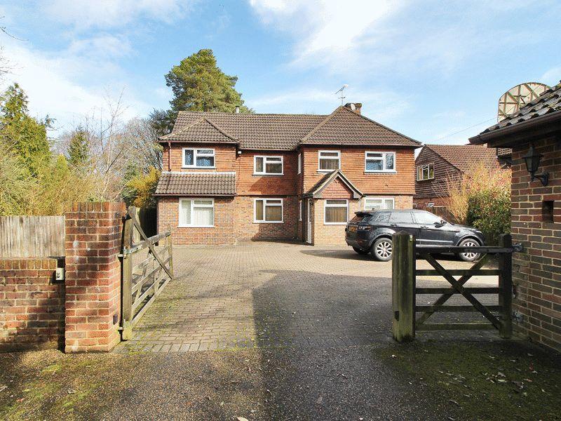 5 bedroom detached house for sale in Copthorne Road, Felbridge, West Sussex, RH19