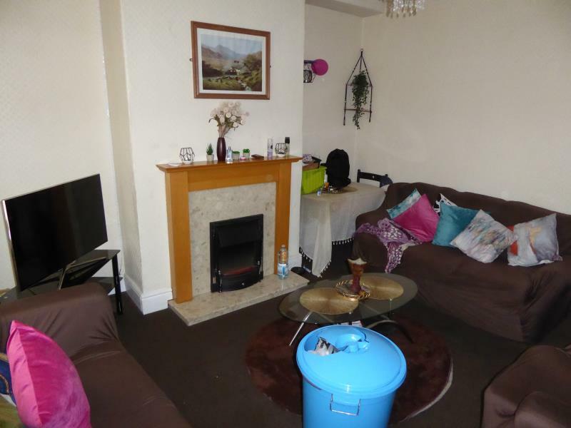 2 bedroom terraced house for sale in Crosby Terrace, Holbeck, LS11