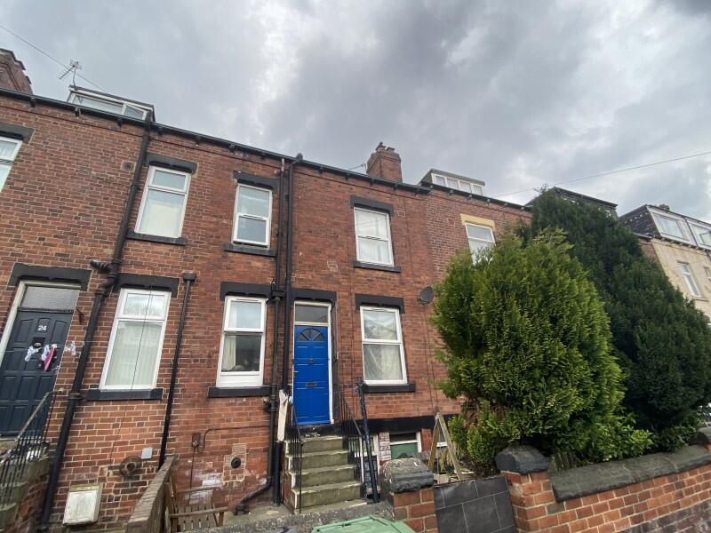 Main image of property: Parkfield View, Beeston, LS11