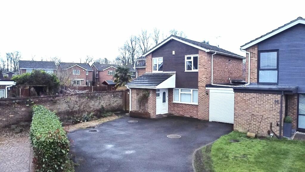 4 bedroom detached house for sale in Dunholme End, Maidenhead