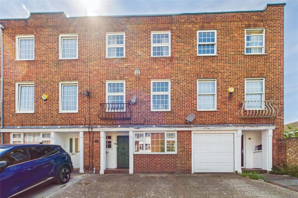 Main image of property: Wayside Mews, Maidenhead, Berkshire, SL6