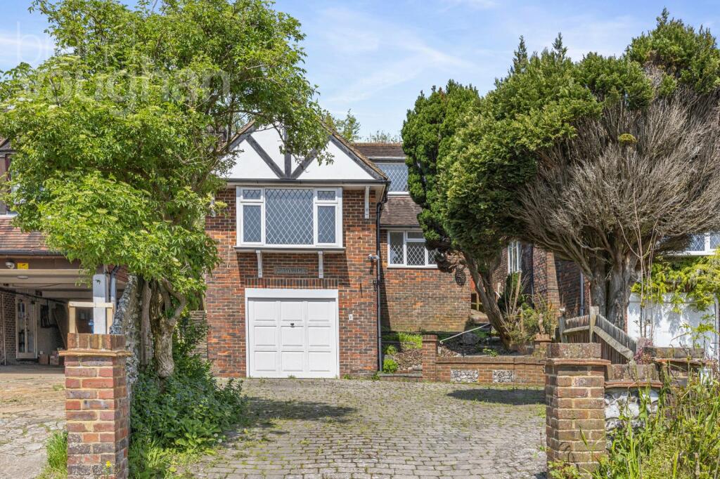 4 bedroom detached house for sale in Eastwick Close, Brighton, East