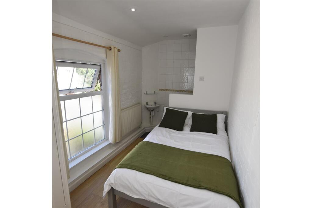 Main image of property: 54 Bakers Mews, Worcester St. Johns, Worcester