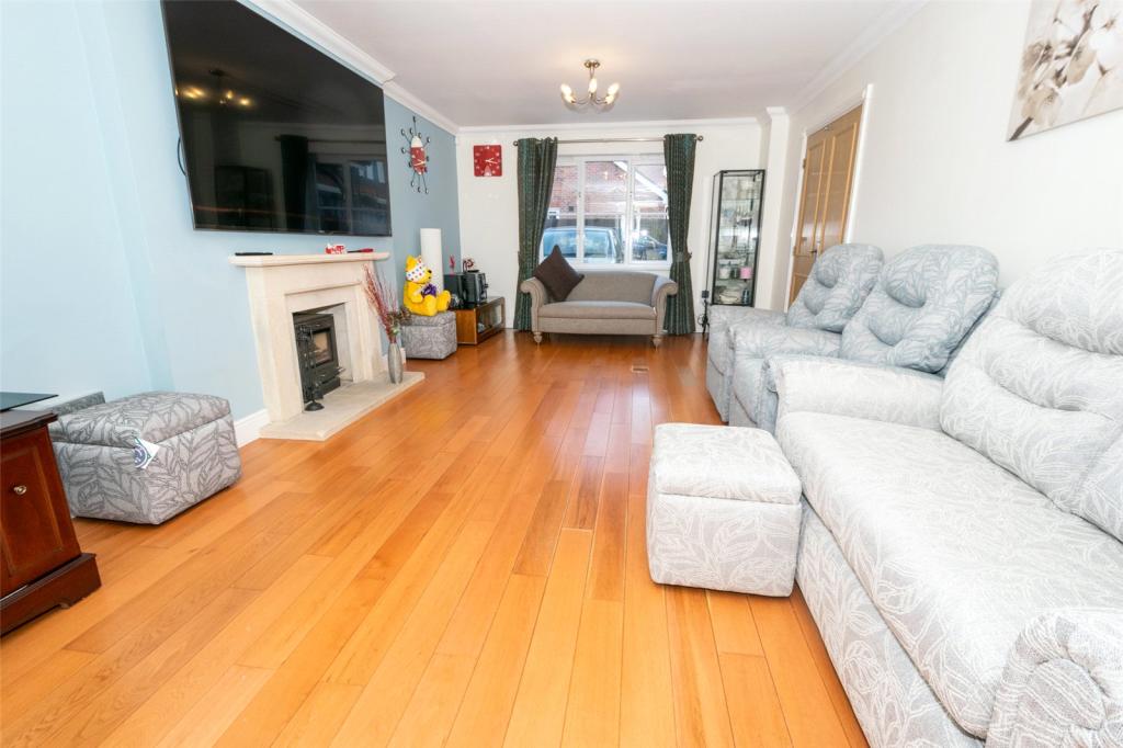 7 bedroom detached house for sale in Cornmill Close, Warmingham, CW11