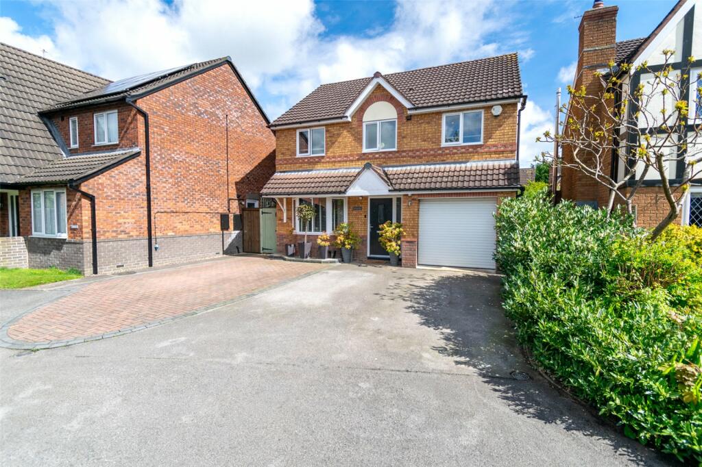 4 bedroom detached house for sale in Dexter Way, Middlewich, CW10