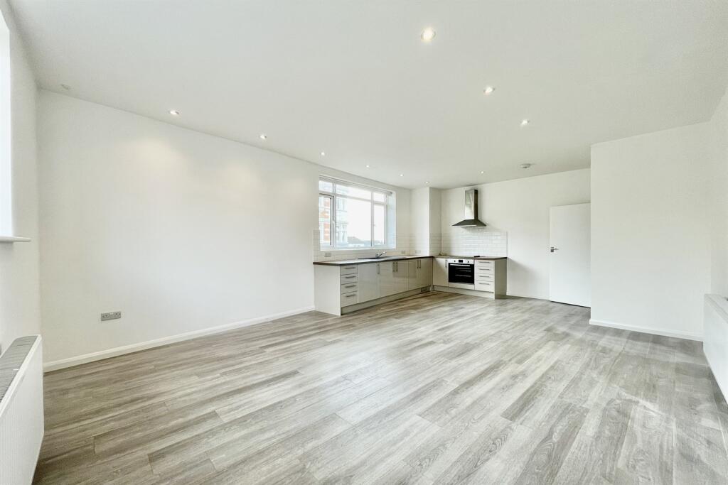 Main image of property: Broadway, Leigh On Sea, SS9