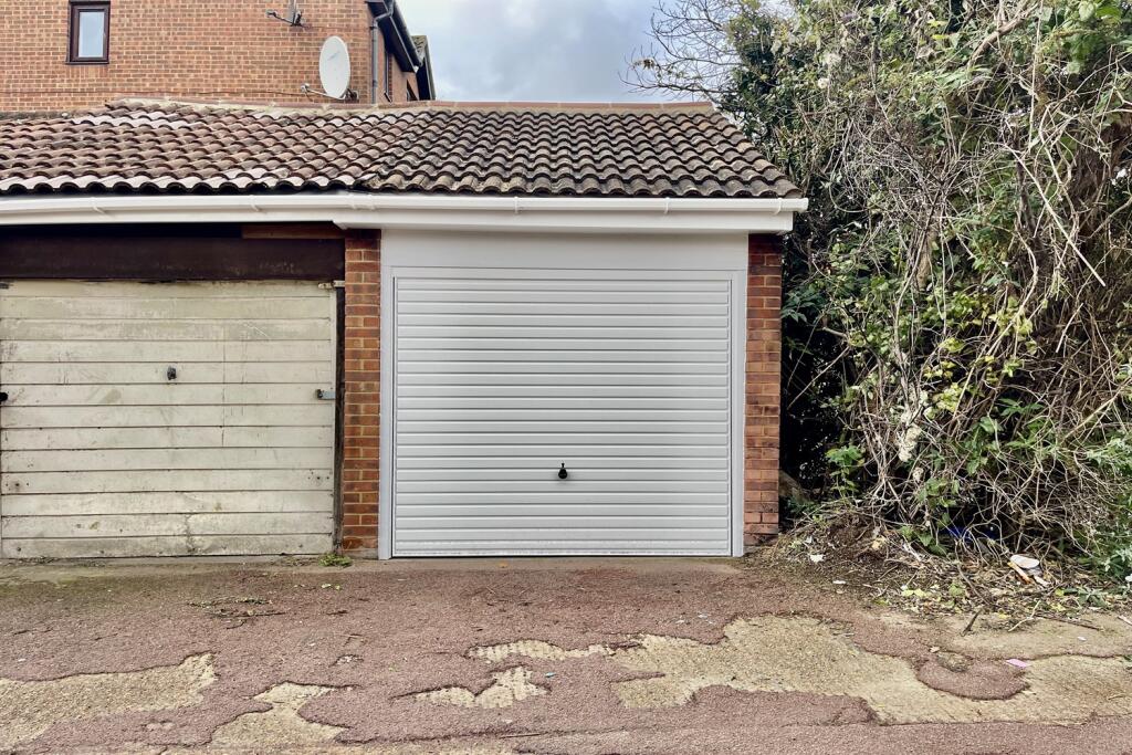 Main image of property: Parsonage Road, RM20