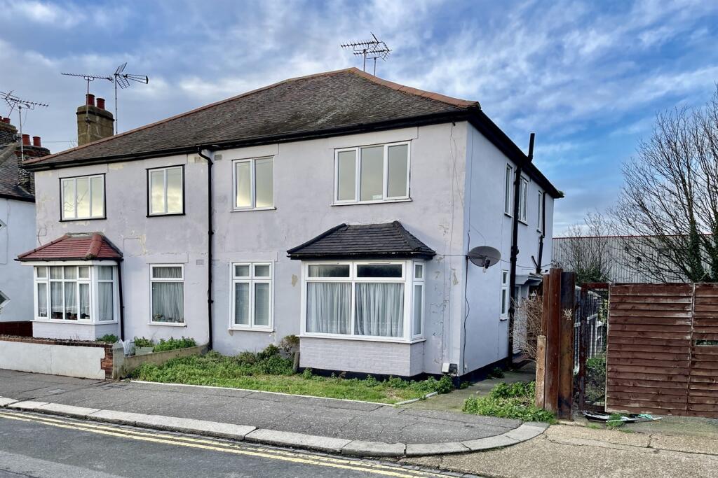 Main image of property: Maldon Road, SS2