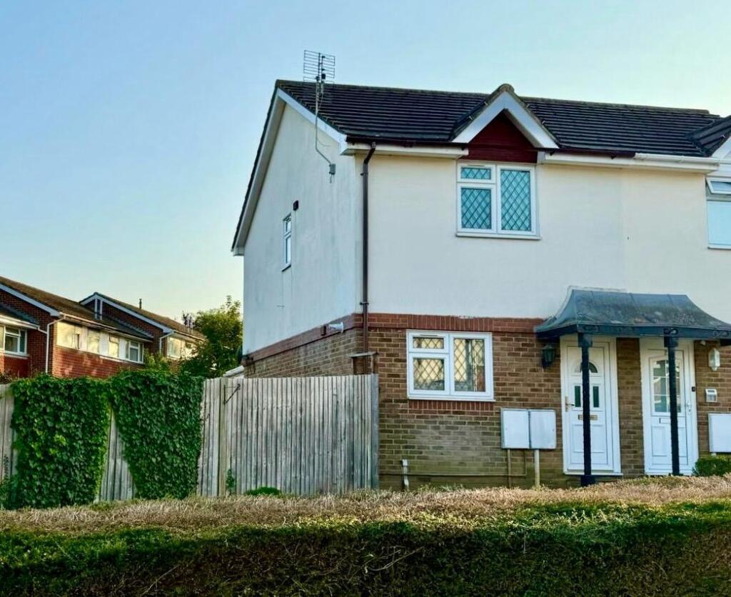 Main image of property: Lockswood, Allington, ME16