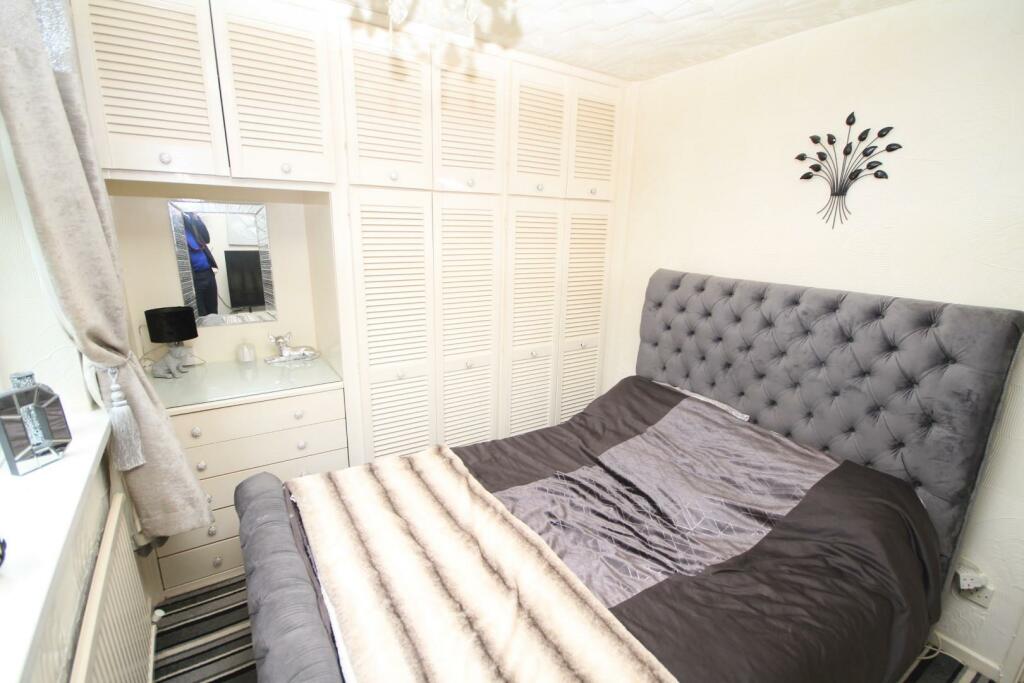 Additional property image - Lichfield Mount, Kings Park, Bradford