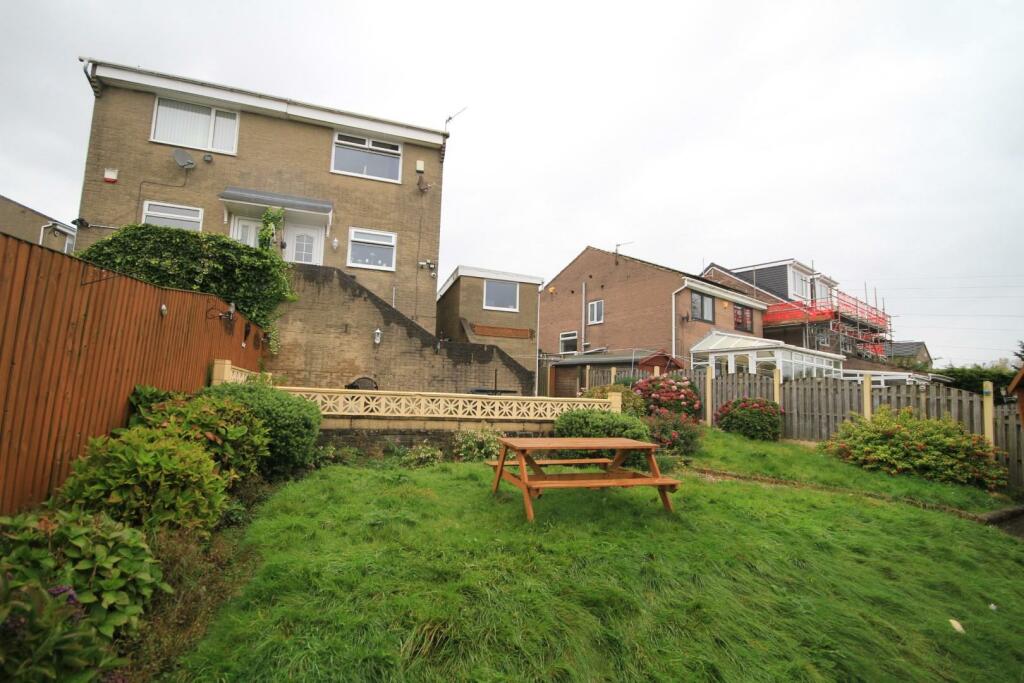 Additional property image - Lichfield Mount, Kings Park, Bradford