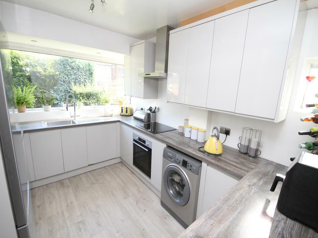 Additional property image - Jowett Park Crescent, Thackley, Bradford